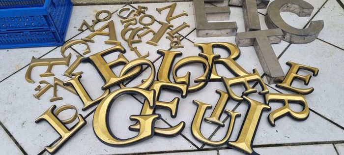 Joblot Lettering