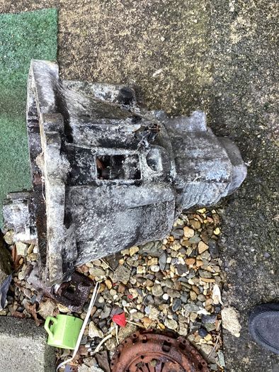 Gearbox for Reconditioned. Citroen Berlingo, Peugeot Partner, 1.6HDi Diesel Engine, with 5 speed gearbox (Suits 2010 - 2018 Models.)