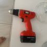 black and decker drill Image 3
