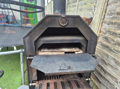 Pizza oven