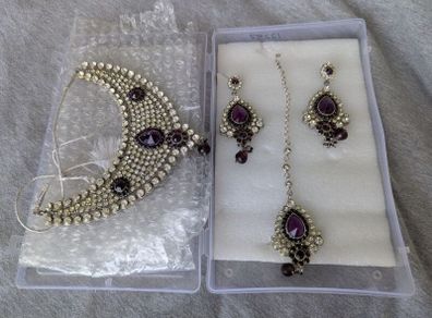Necklace, earrings, tikka set