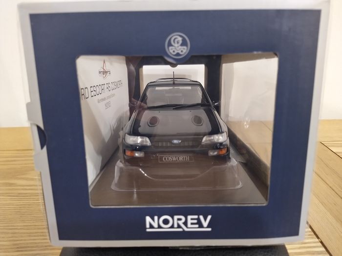 Ford Escort RS Cosworth 1992 Dark Blue Metallic RHD 1/18 New in Box