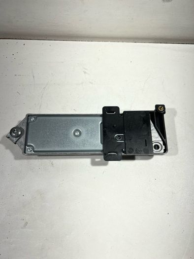 Original BMW 7 Series F01 F02 F03 control unit seat belt front left 9202177 730d a3l2b111g