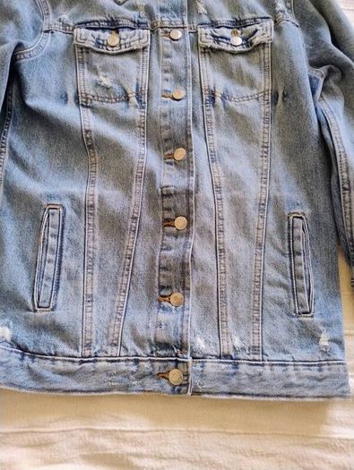 Unisex denim cotton distressed jacket in very good condition see last three photos for exact measurements FREE STANDARD POSTAGE INCLUDED