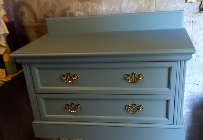 Chest of drawers