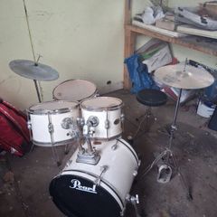 Pearl drum kit