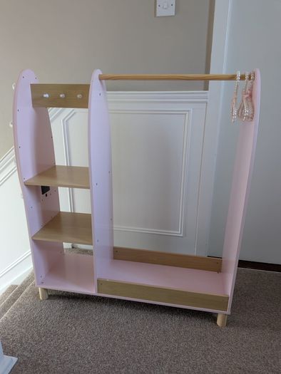 Kids clothing rail/wardrobe