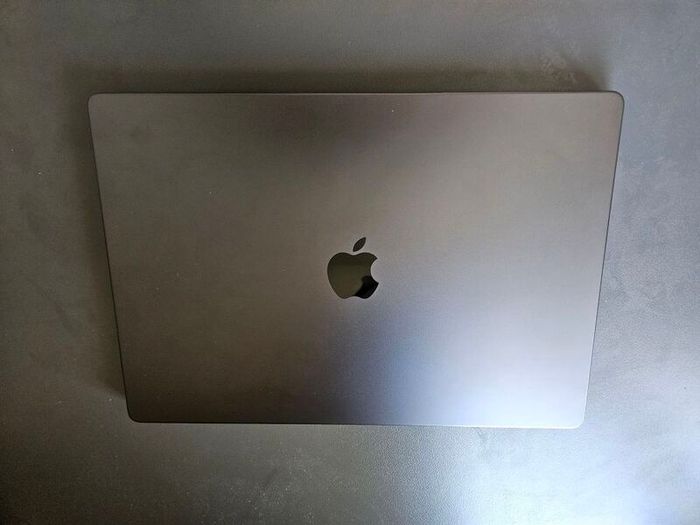 Macbook Pro 16 inch 24GB RAM 512GB SSD Applecare+