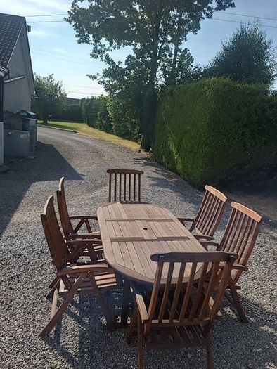 Teak Garden extending table and 6 reclining armchairs