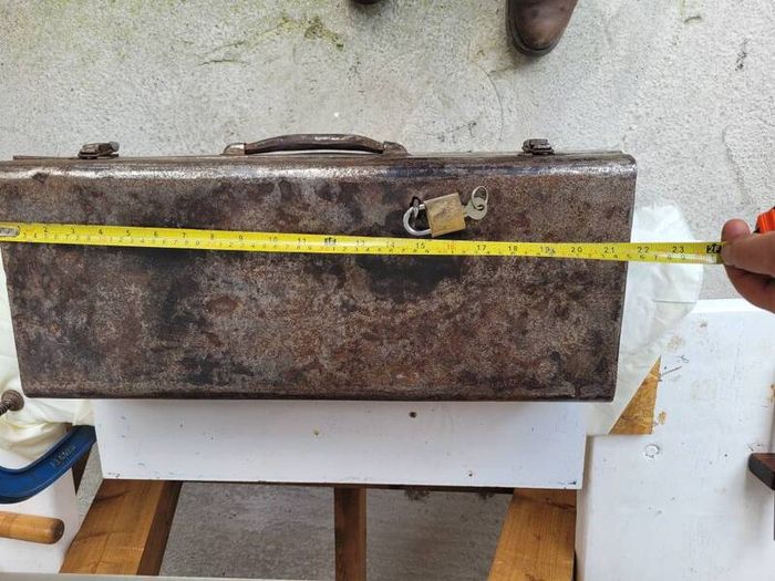 metal tool box