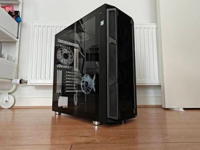 PC Case E-ATX 6 RGB Fans + Fan Controller