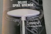 golf spike wrench