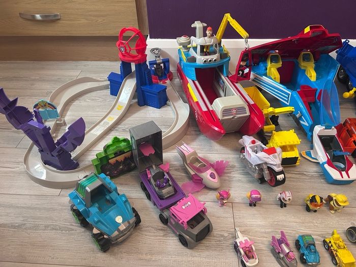 Paw Patrol toys 50+ pieces