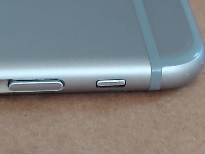 Apple Iphone 6s, 32GB, activation Locked, excellent cosmetic condition