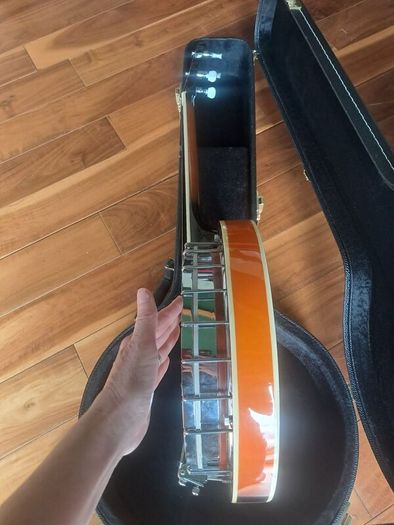 Banjo 4 string Tennessee & case