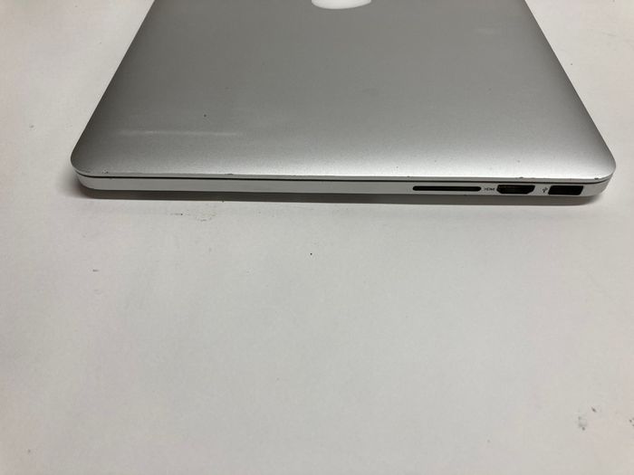 MacBook Pro 2017 for Parts + 2 apple adapters