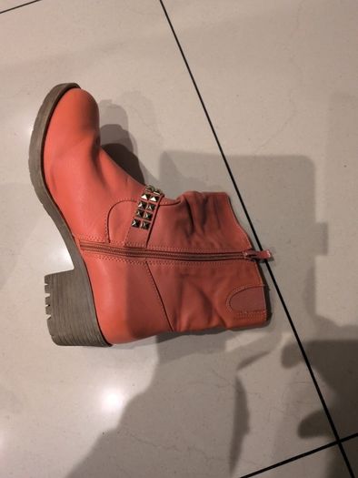 Top Or Orange Ankle Boots.  S.39-6.  New. Have Been Stored Away.