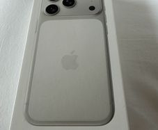 iPhone 17 Pro 256GB Glacier - Immaculate Condition