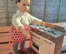 Lori doll and cooker