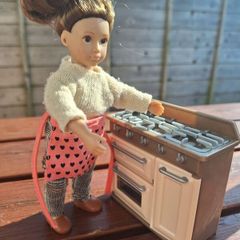 Lori doll and cooker
