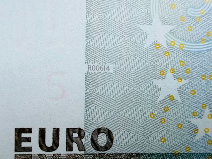 European Union  GERMANY  (  X  ) 5 Euro. 2002. ( JCT ) plate Code  ROO6    Scarce ( Uncirculated )