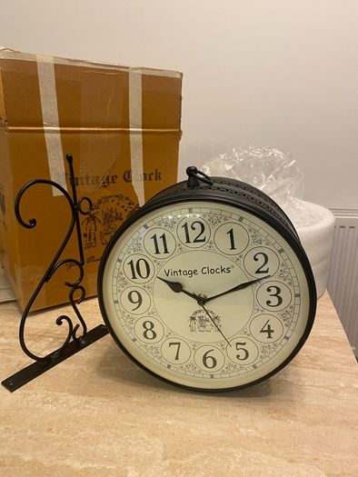 Vintage clock brand new