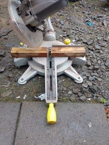 Can post sliding bevel mitre saw