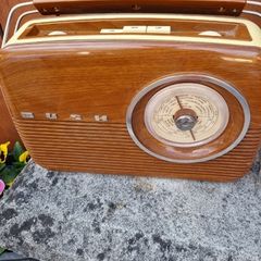Vintage Bush 1950s Radio