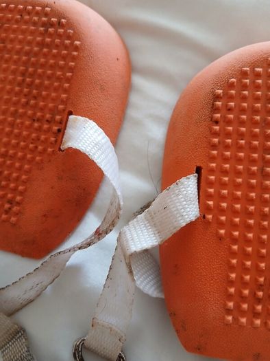 Heavy-Duty Rubber Work Knee Pads (Bright Orange)