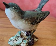 Vintage Beswick "Whitethroat" wild bird porcelain figurine