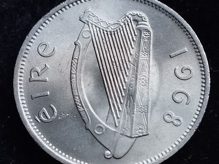 Ireland - 1968 - Irish 6d - 6 Pence - Wolfhound - KM.13a - High Grade - [2695]