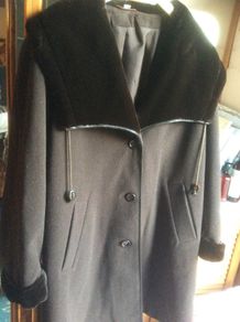 Brown fur trim wool coat