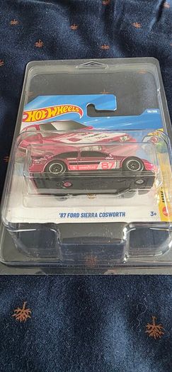 Hot wheels 87 Ford Sierra super treasure hunt