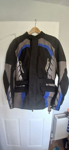 rst jacket and pants