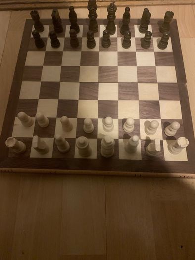 Wooden foldable chess set w checker pieces
