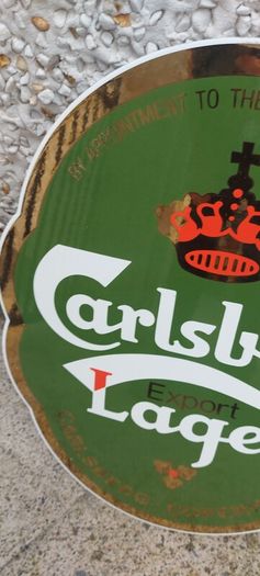 carslberg enamel sign ,very nice condition, sold as is,,lovely advertising display item for any man cave pub restaurant etc etc,,buyer collects or pays postage thank you,,
