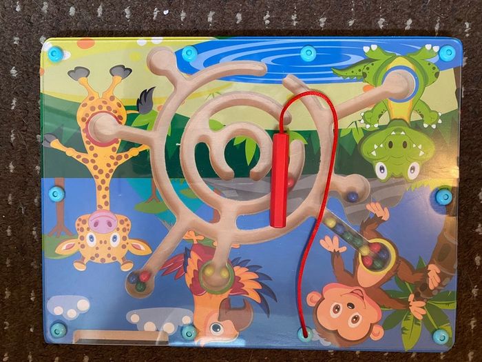 wooden & magnetic toy