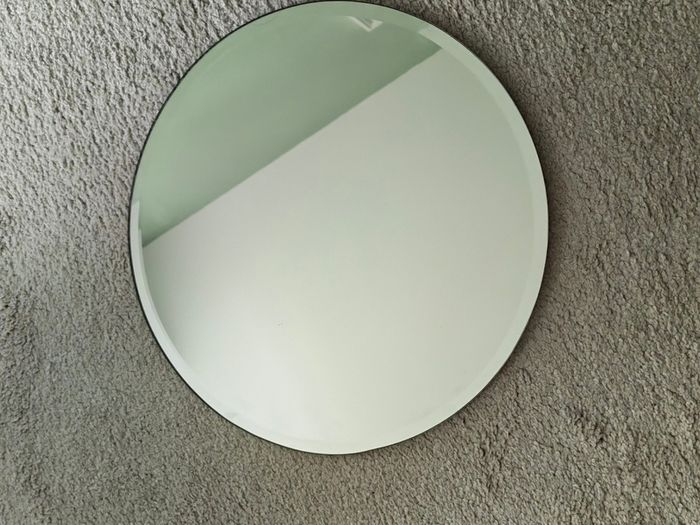 Round Mirror with bevelled edge