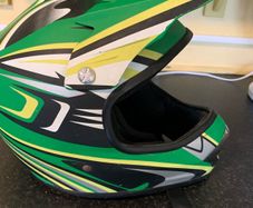 Motorcycle helmet