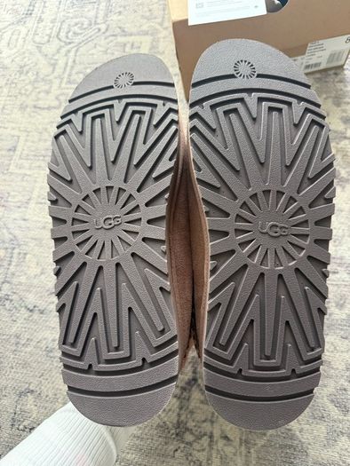 Ugg Tazz II slippers