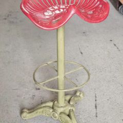 Farmall Tractor Seat Stool H276