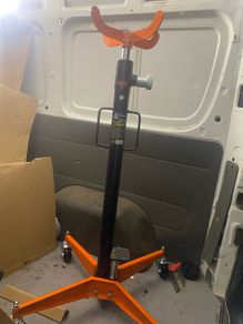 New/Unused 0.6 TON Transmission Jack