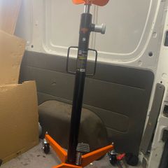 New/Unused 0.6 TON Transmission Jack