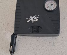 AutoXS Car Analogue Air Compressor