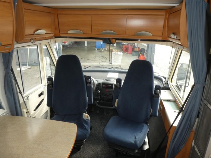 Hymer B614