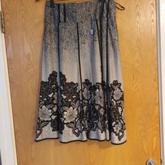 Ibo Of London  Skirt.   S.14   B.N.W.T
