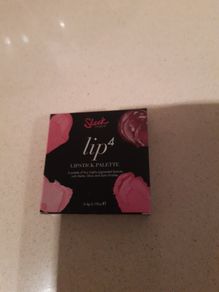 Sleek Lip 4 Palette with Mirror.