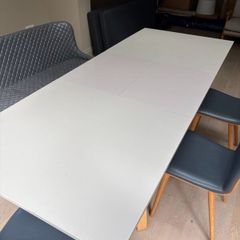 Extendable Dining Table, 4 Chairs & Bench