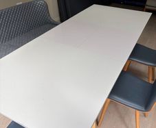 Extendable Dining Table, 4 Chairs & Bench