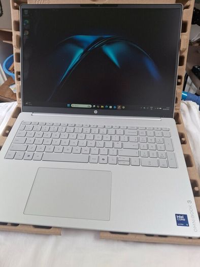 HP Laptop Omnibook 3. Brand new